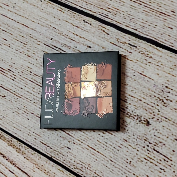 HUDA BEAUTY Other - Huda Beauty Warm Obsessions Palette